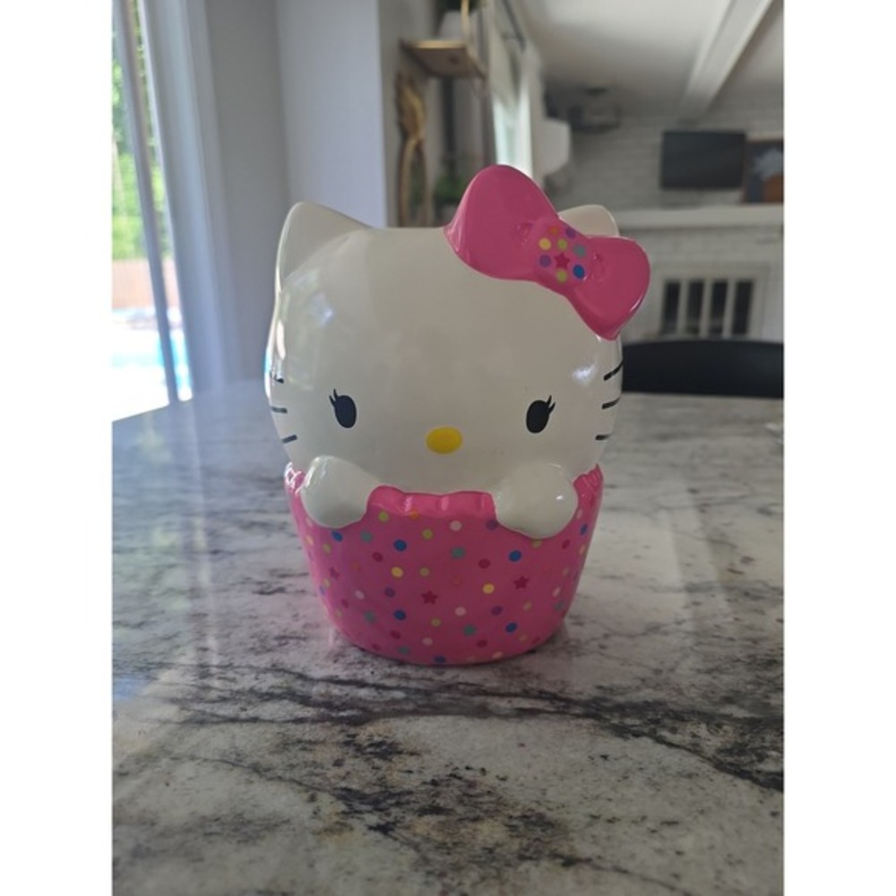 Hello Kitty ceramic bank 2019‎